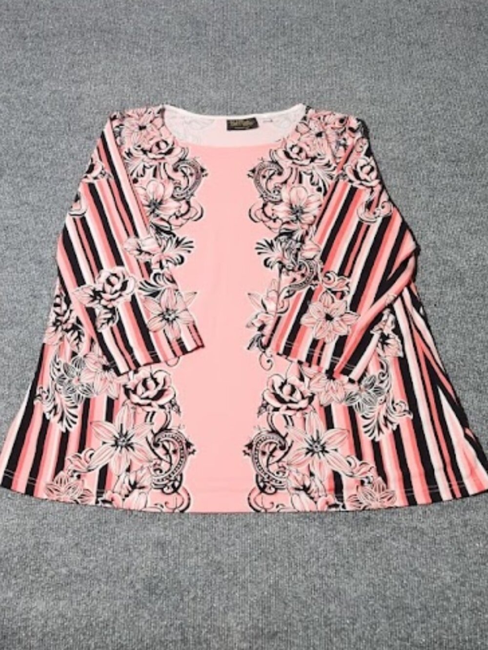 Bob Mackie Women's 3/4 Sleeve Tunic Blouse in size Large